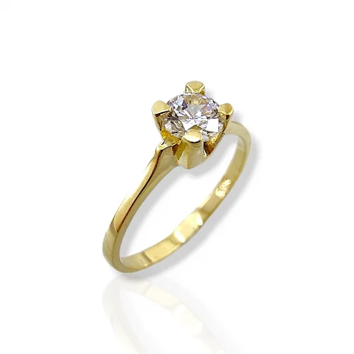 Луксозен годежен пръстен с кристално ярък диамант.