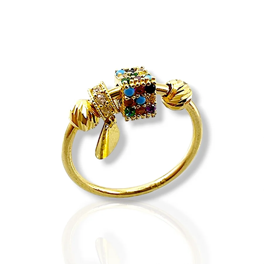 Златен дамски пръстен с красив дизайн от Пандора.