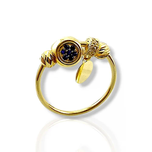 Златен дамски пръстен с красив дизайн от Пандора.